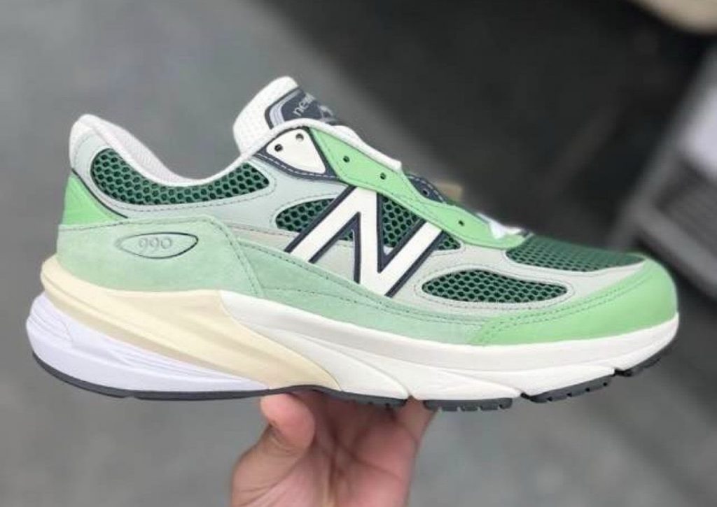 Le New Balance 990v6 en « Avocat » arrive bientôt.