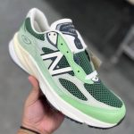 La New Balance 990v6 Made In USA se dévoile dans un coloris "Avocat" éclatant.