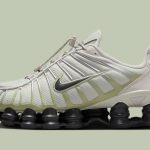 Une "Aura Olive" émane de la Nike Shox TL.