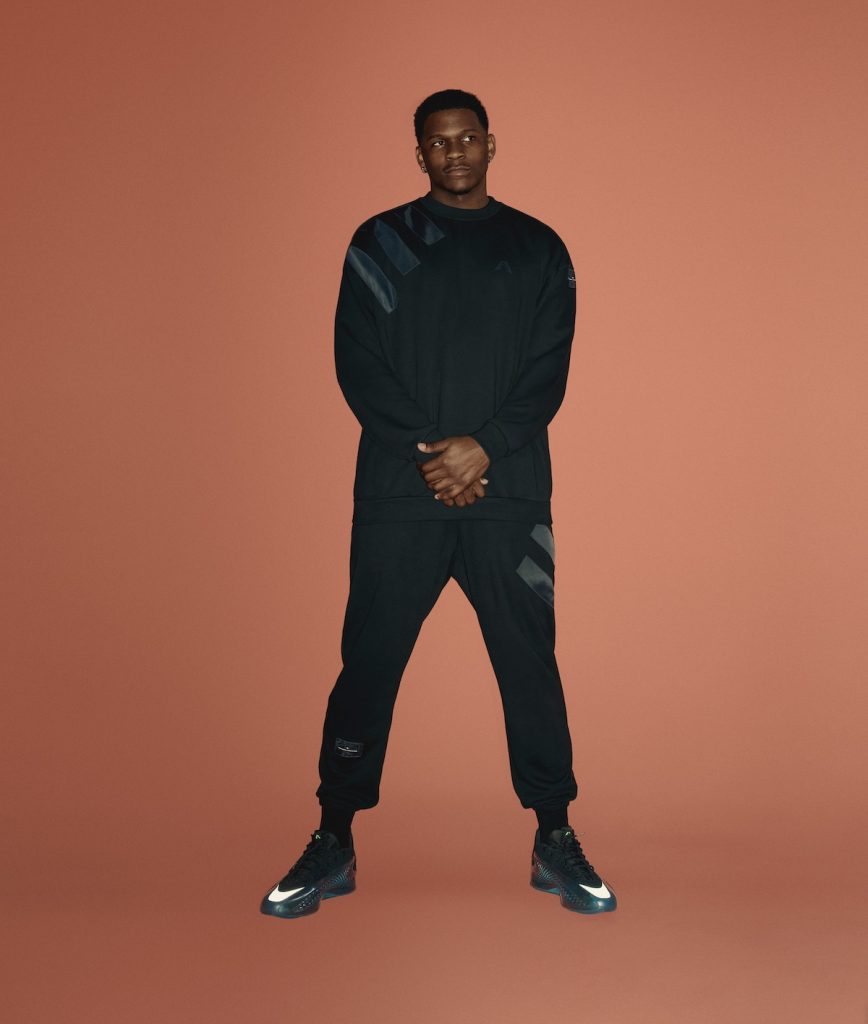 La sortie des adidas Anthony Edwards 1 Low « Arctic Night » est prévue pour mars 2025.