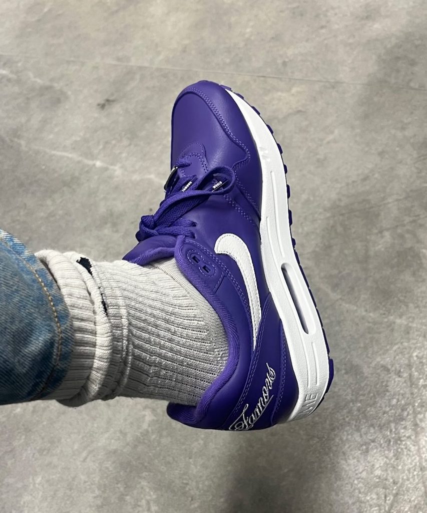 PREMIER APERÇU : Supreme x Nike Air Max 1 ’87 « Varsity Purple »