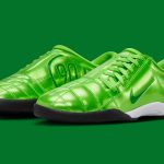 Les Nike Total 90 III SP « Mean Green » sortent à l'été 2025.